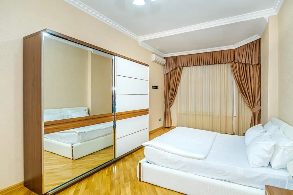 Vip Apartment Manovi