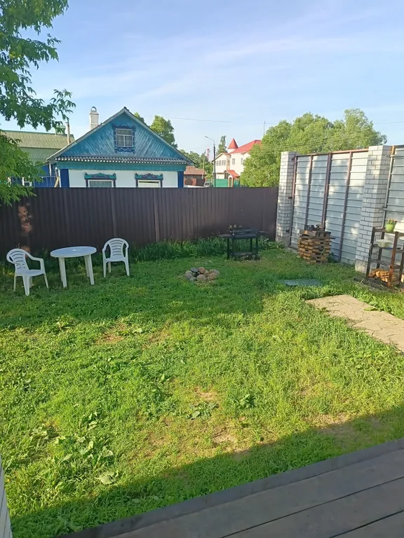 Часть жилого дома с отдельным собственным двориком