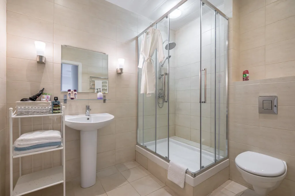 Просторная квартира с лучшим видом на Мост Поцелуев и реку Кубань