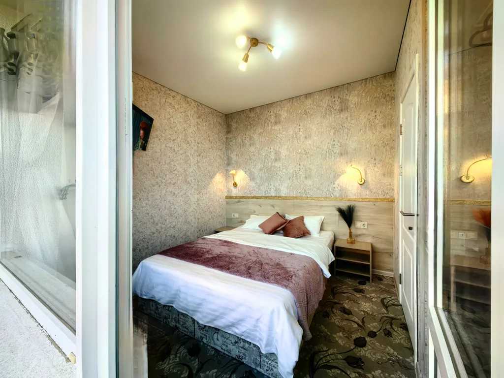 Квартира Двухкомнатная квартира, индивидуальное отопление, парковка, кухня — Судак