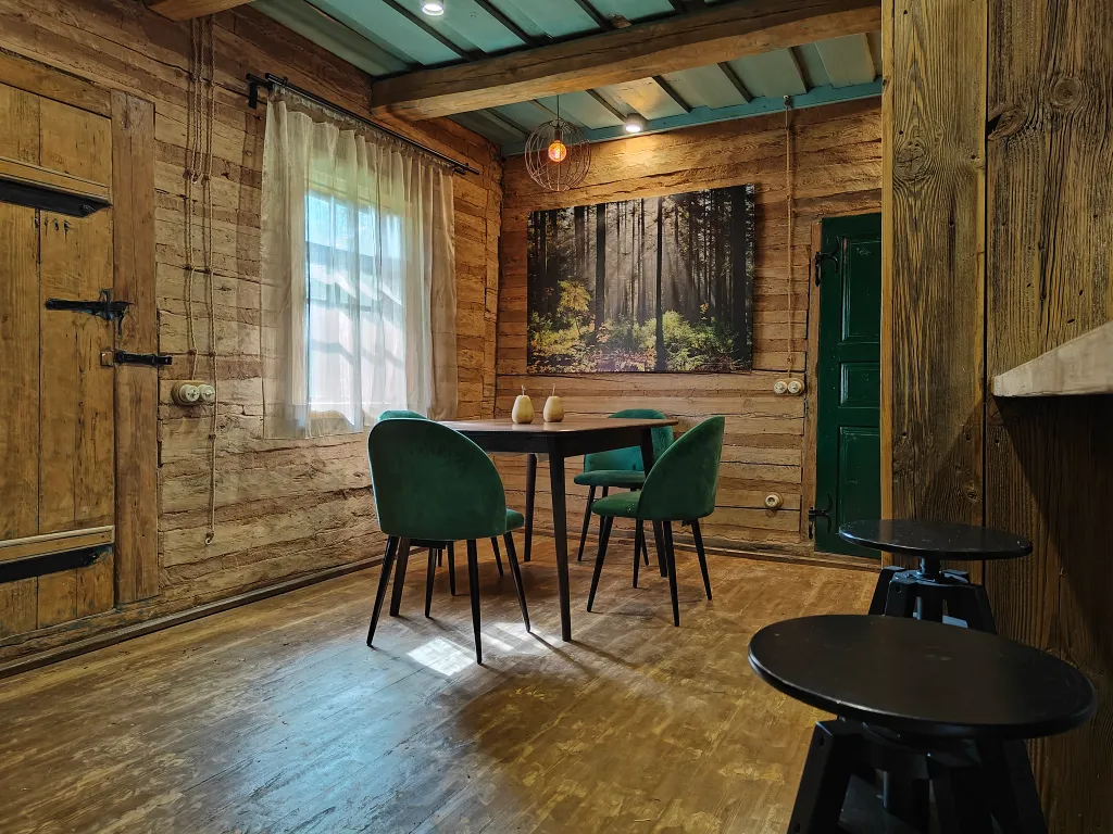 "Кот и Печка", синий дом, красота, тишина и ты