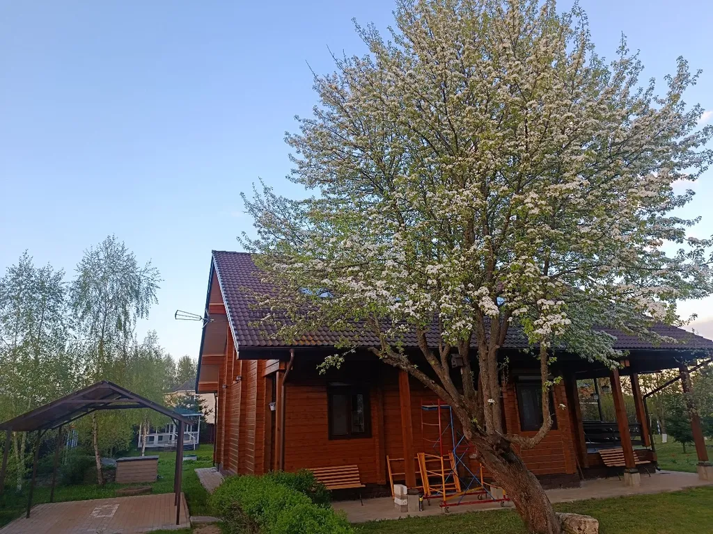 Большой светлый гостевой дом 230кв/м 50 соток участок