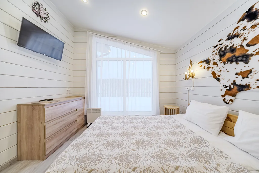 Коттедж Загородный дом с кедровой баней — Светлое