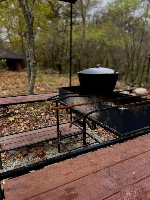 Премиальный гостевой дом в светлых тонах с видом на горы