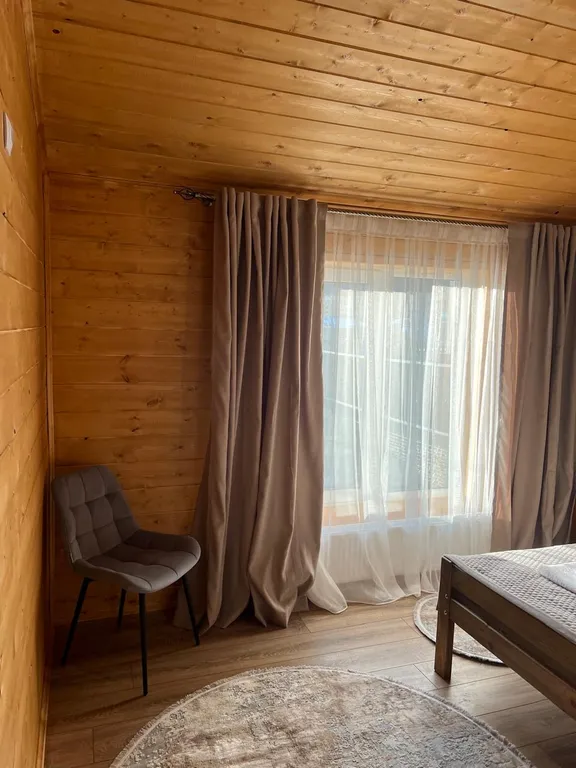 Большой шестиместный домик с двумя спальнями и гостинной кухней