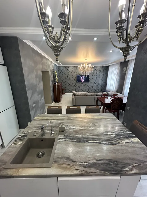 Трехкомнатная квартира в самом центре — аренда посуточно в Калининград