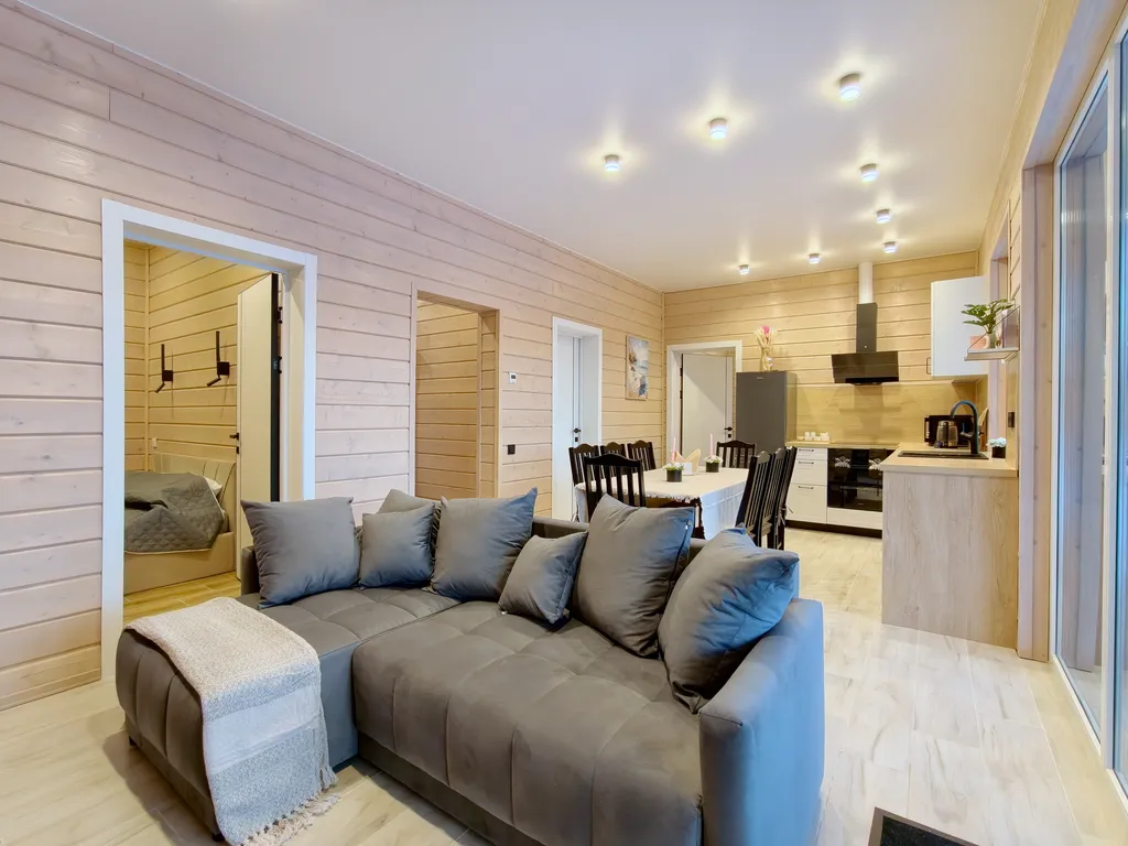 Коттедж Таунхаус на Красном озере — Светлое