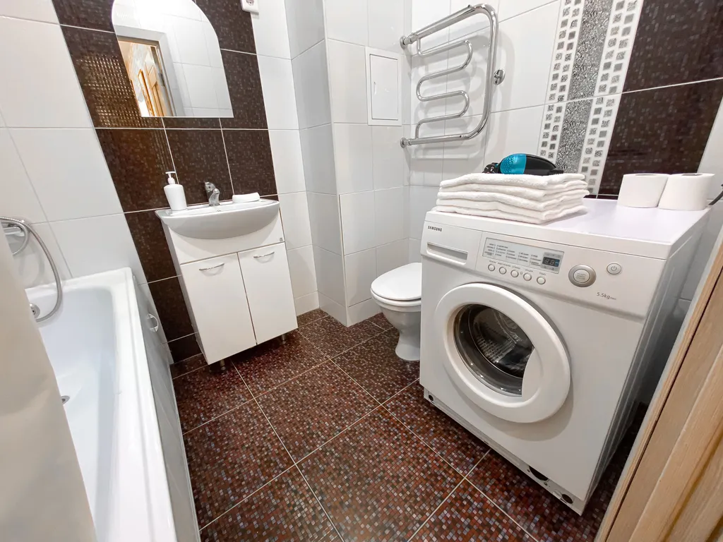 Светлая квартира у ТЦ Аквамолл