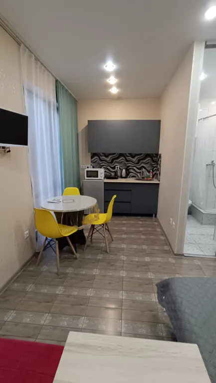 Студия с бассейном, 200 м до моря