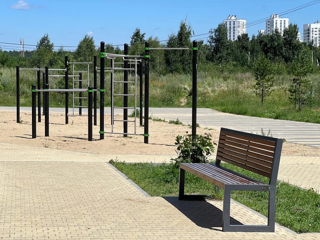 Просторная студия с лоджией и видом на город