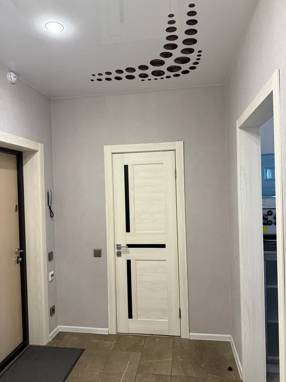 Студия + спальня с джакузи и панорамным балкон около ЛА Трактор