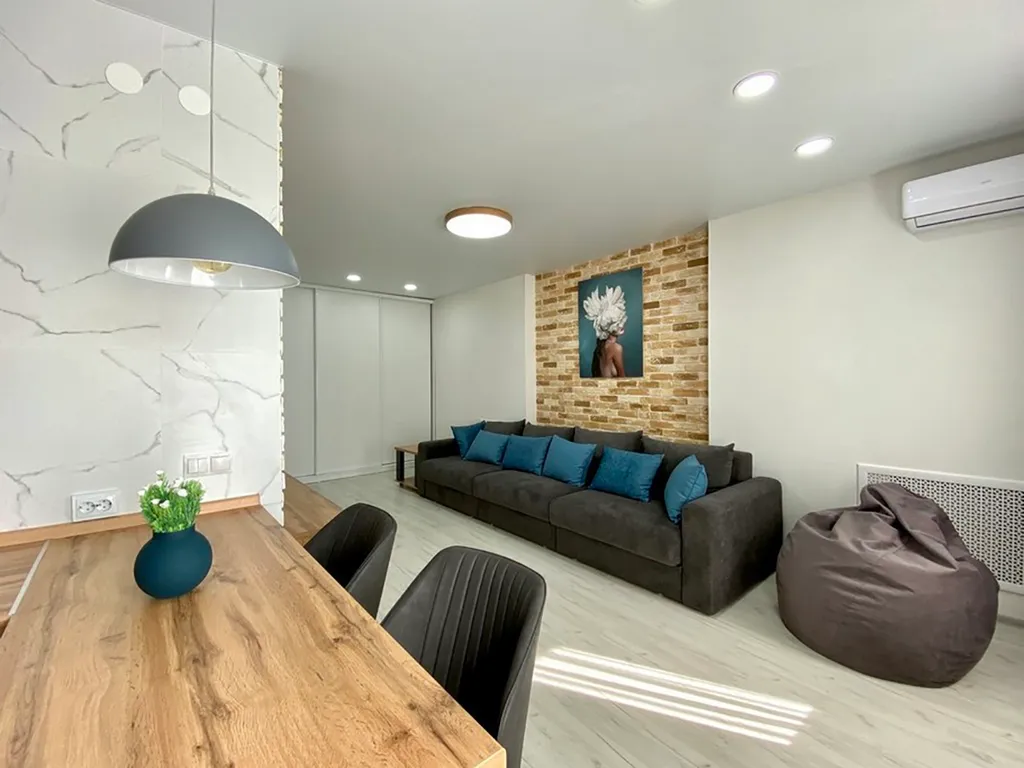 Дизайнерская 2-х комнатная квартира в центре