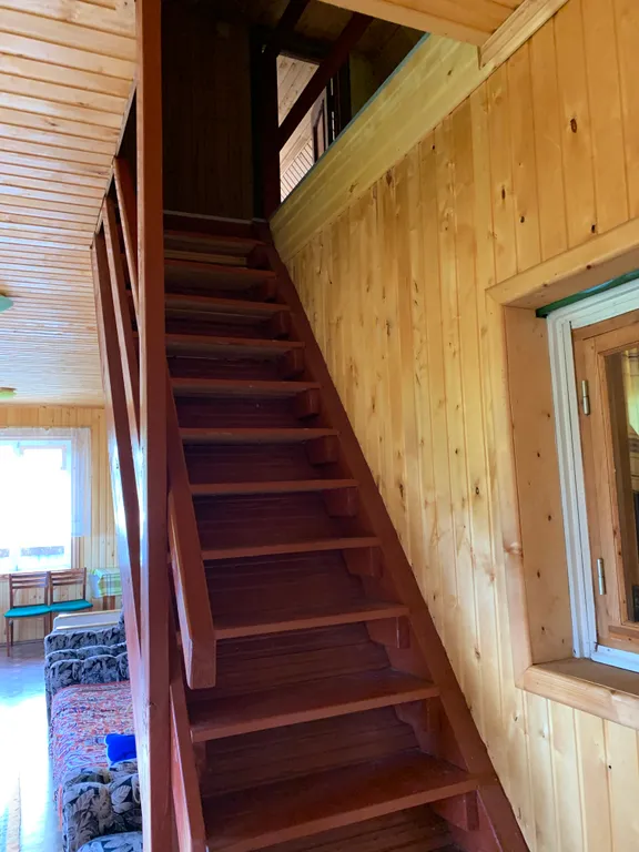 Дачный дом на берегу озера