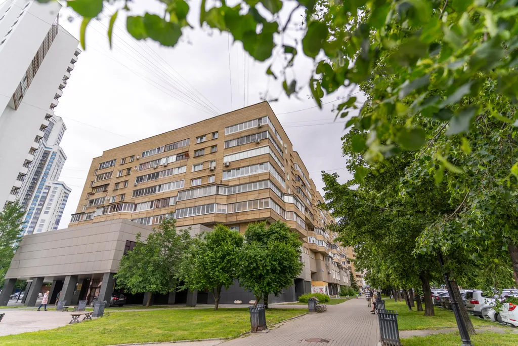 Просторная квартира с гидромассажной ванной и балконом