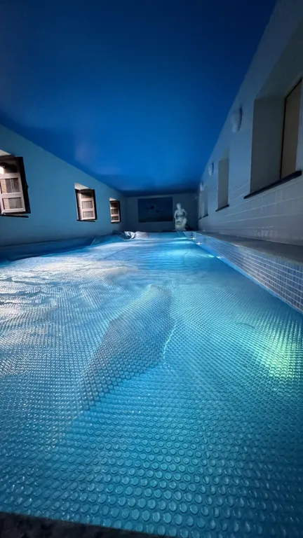 Дом "Вромса" на Хлебной - новый, брутальный, спокойный, комфортный.