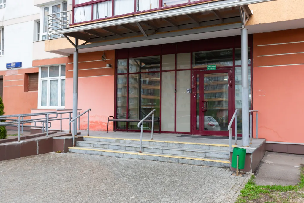 Квартира, просыпайтесь в весеннем саду