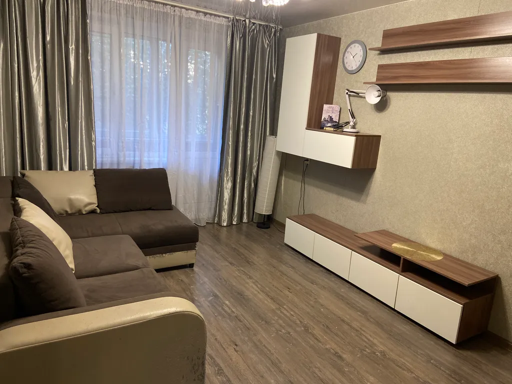 Уютная 1- комнатная квартира — аренда посуточно в Псков