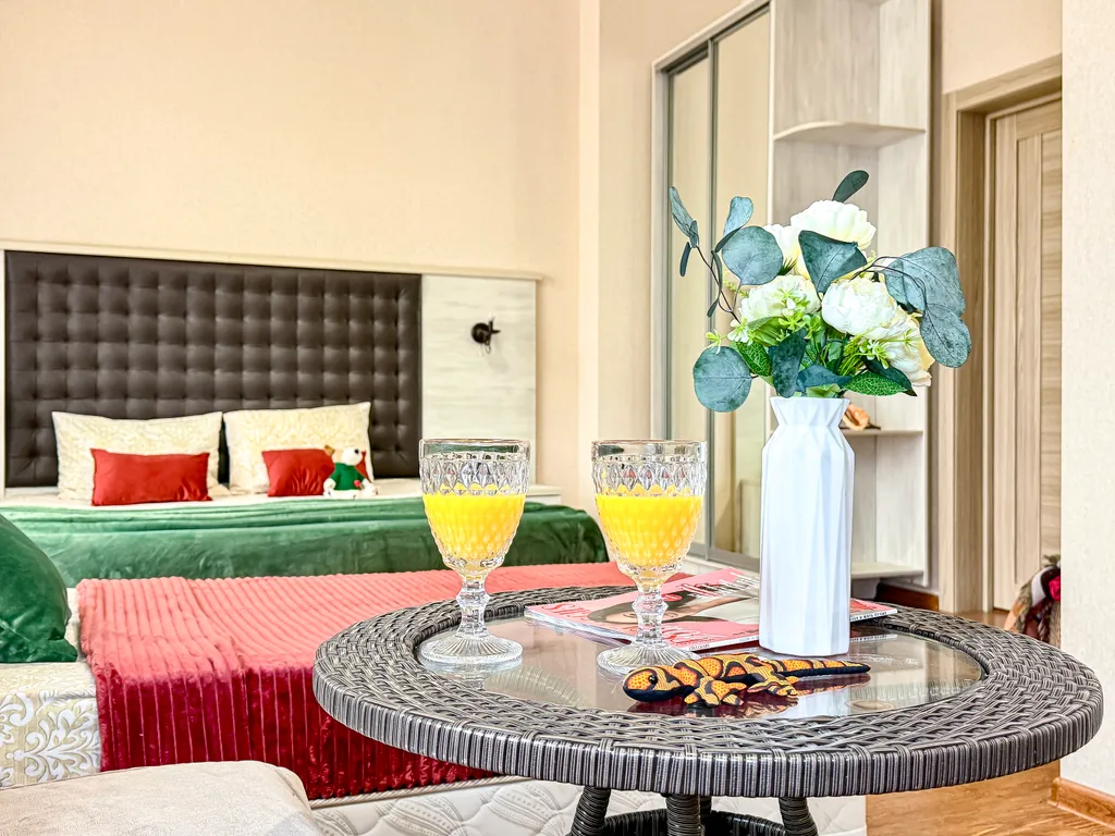 Номер на 4 человек с кухней на 1 этаже в центре, в 7 минутах до моря