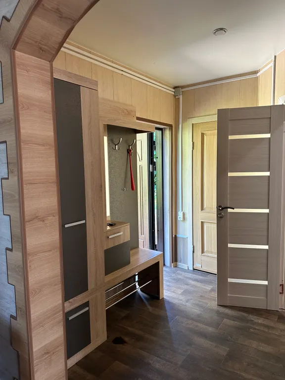 Уютный дом прямо на берегу реки