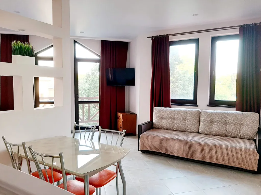 Квартира Квартира Светлая студия у моря — Геленджик