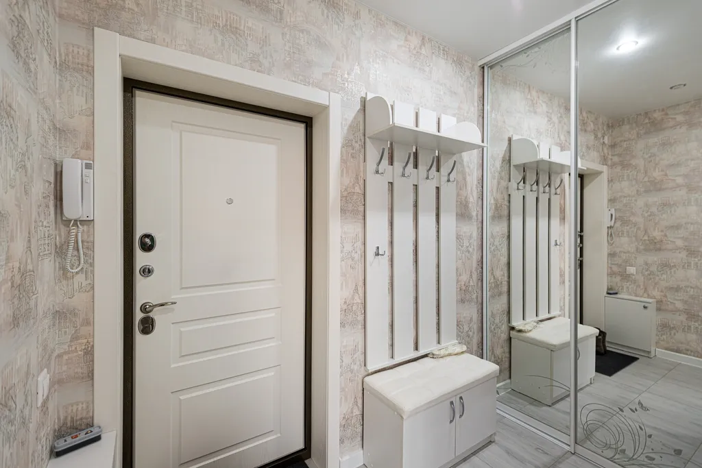 В центре у ТЦ Мега Молл, кондиционер, гостиничный сервис, бесконтактно