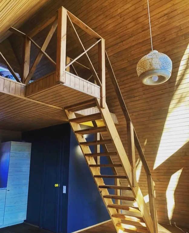 Треугольный Дом Луна