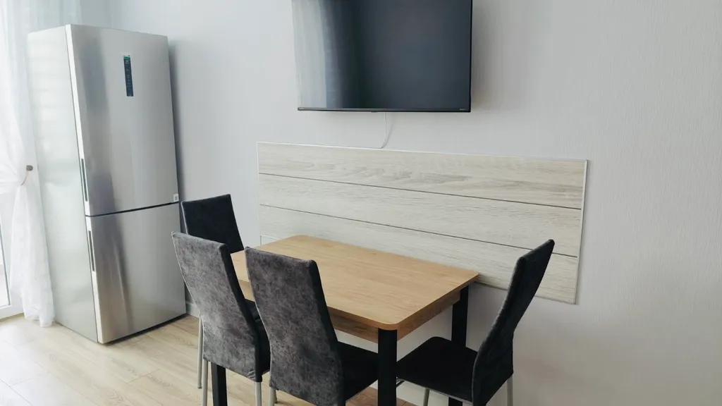 Абсолютно новая просторная евротрешка с двумя лоджиями