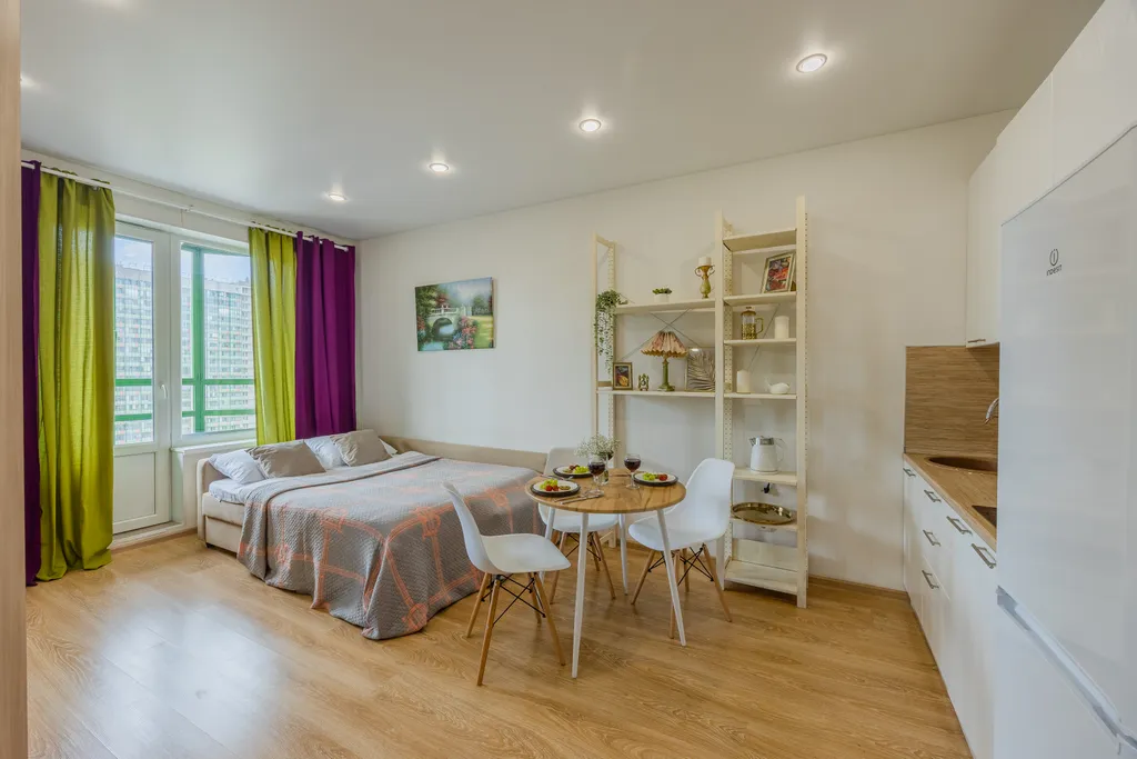 Квартира Просторная студия у метро Девяткино — аренда посуточно в Мурино