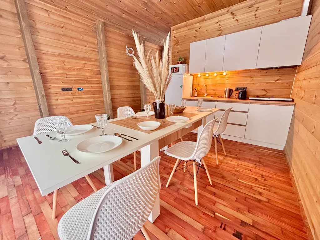 Квартира Квартира Кругозор*2-эт кв. 110м² с видом на озеро — Сочи