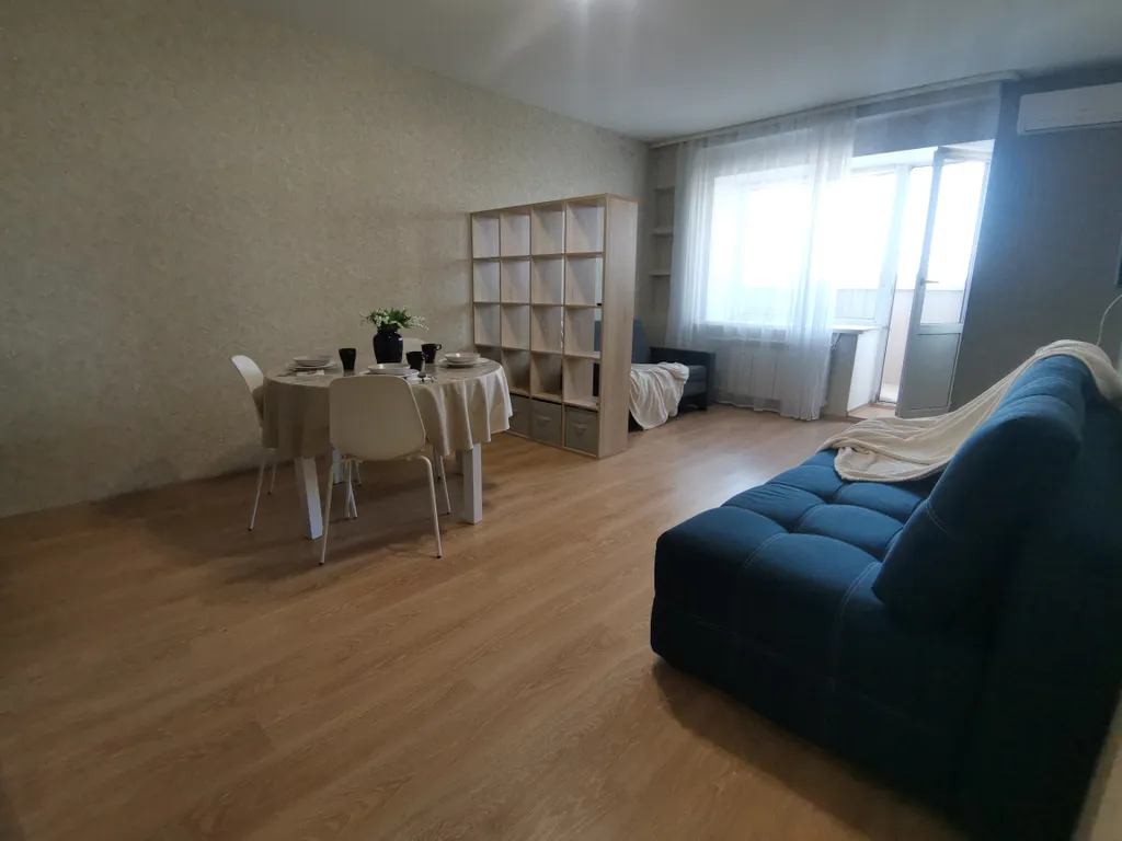 У Волги уютная квартира с видом на горы