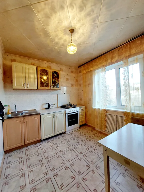 Хорошая 2х комнатная квартира с балконом в центре