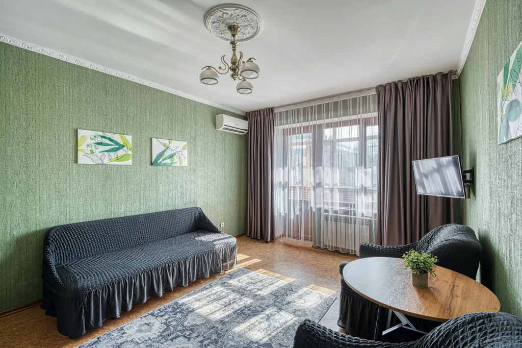 Двухкомнатная квартира у ЦПКиО Алматы, золотой квадрат