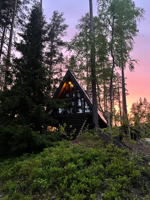 A-frame у Финского Залива посреди Корабельных сосен