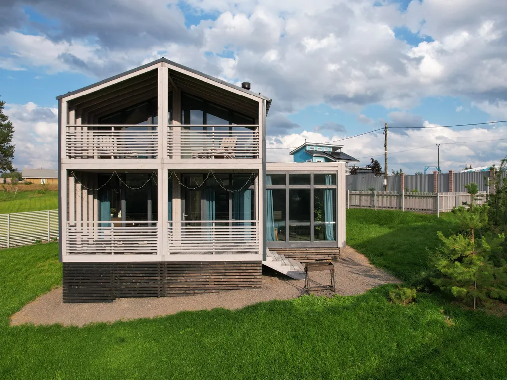 Коттедж Стильный двухэтажный дом на озере — Стеклянный