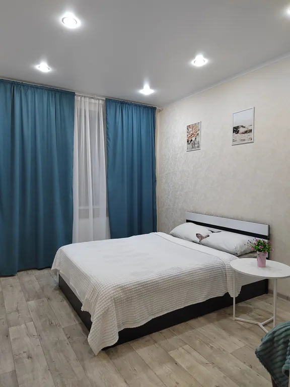 Уютная квартира в новом микрорайоне города — аренда посуточно в Октябрьский