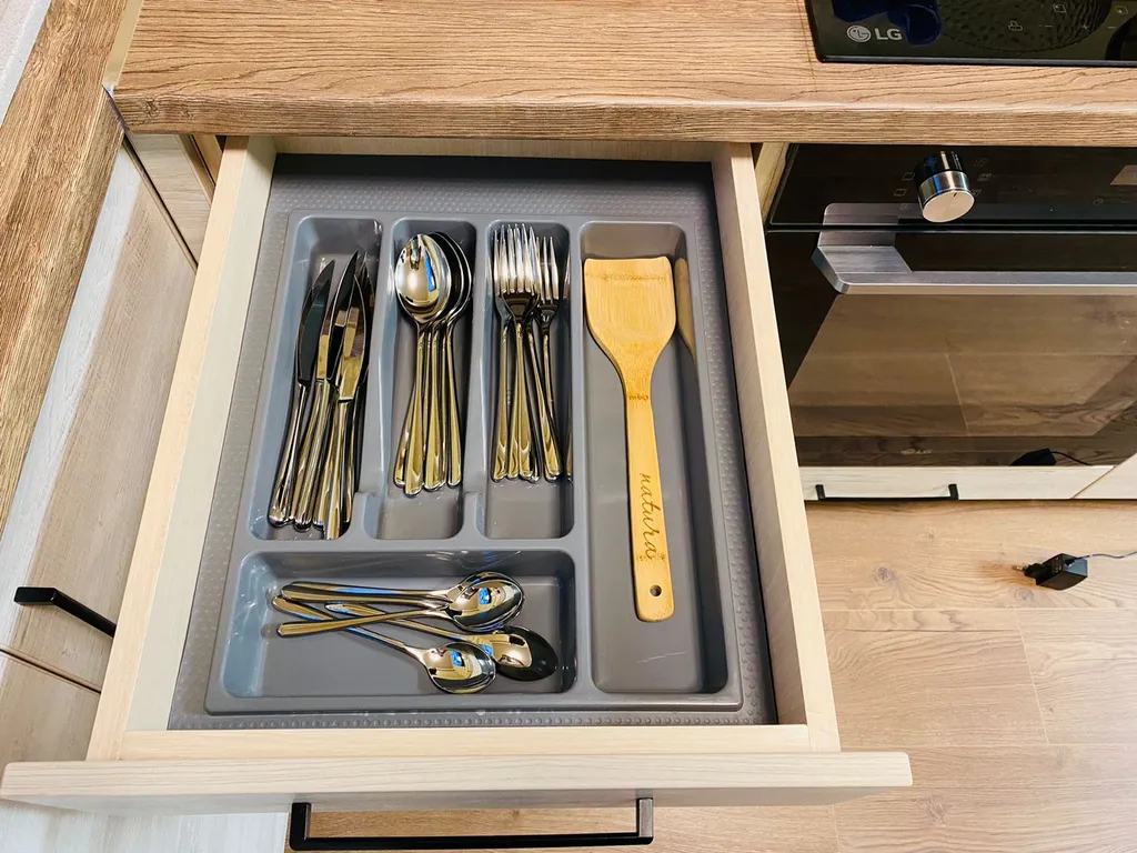 Новый современный коттедж рядом с озером