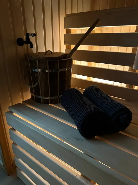 Дом с видом на озеро с баней