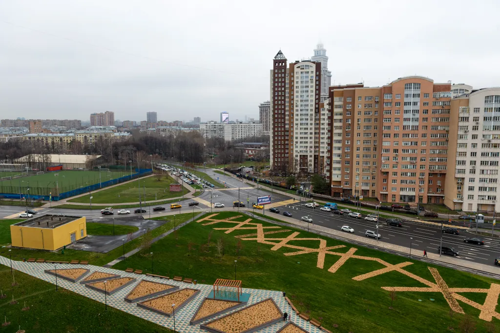 Студия с прекрасным видом на ночную Москву