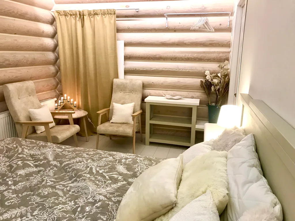 Дом на скале с видом на озеро