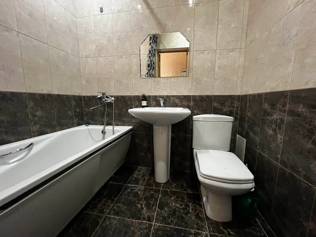 Квартира 3-комнатная Квартира — Махачкала