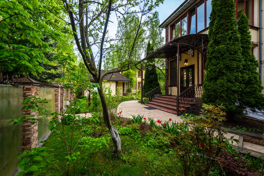 Дом с бассейном и сауной