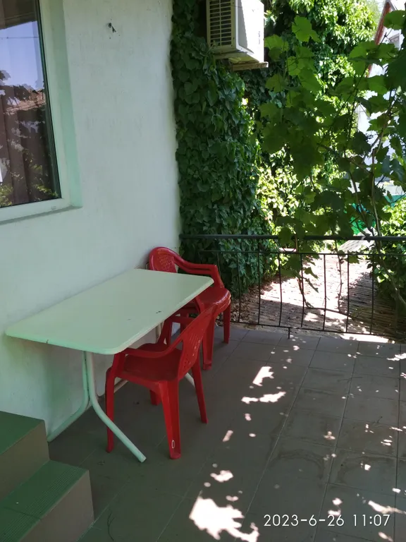 Квартира Квартира в частном доме с отдельным входом и балконом в центре — Евпатория