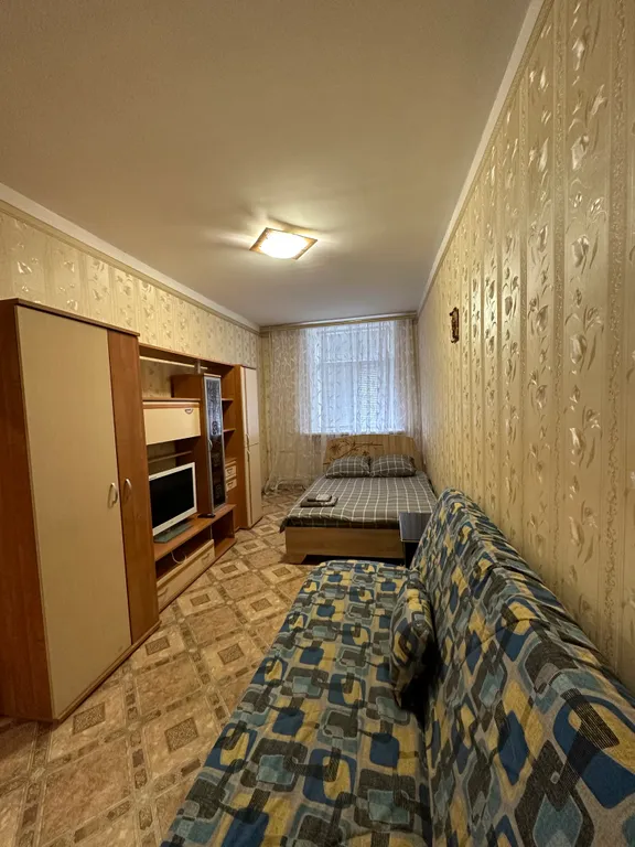 Квартира с тремя раздельными комнатами в центре