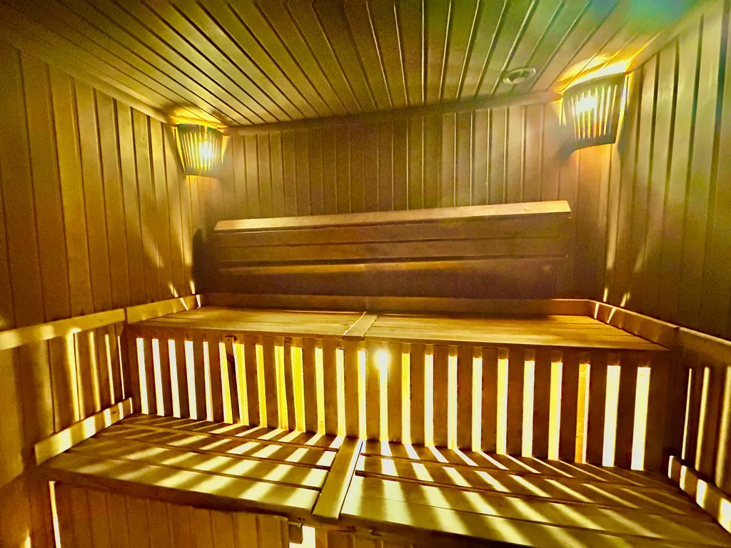 Сруб с баней на дровах