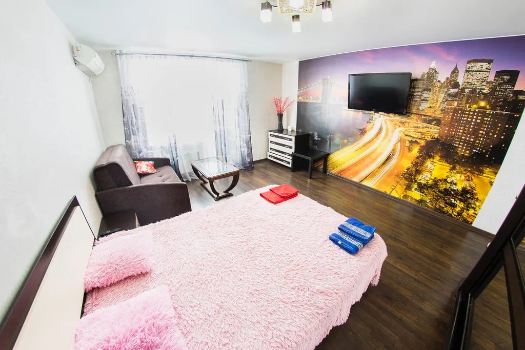 Квартира Апартаменты возле ТЦ Триумф с балконом — аренда посуточно в Саратов