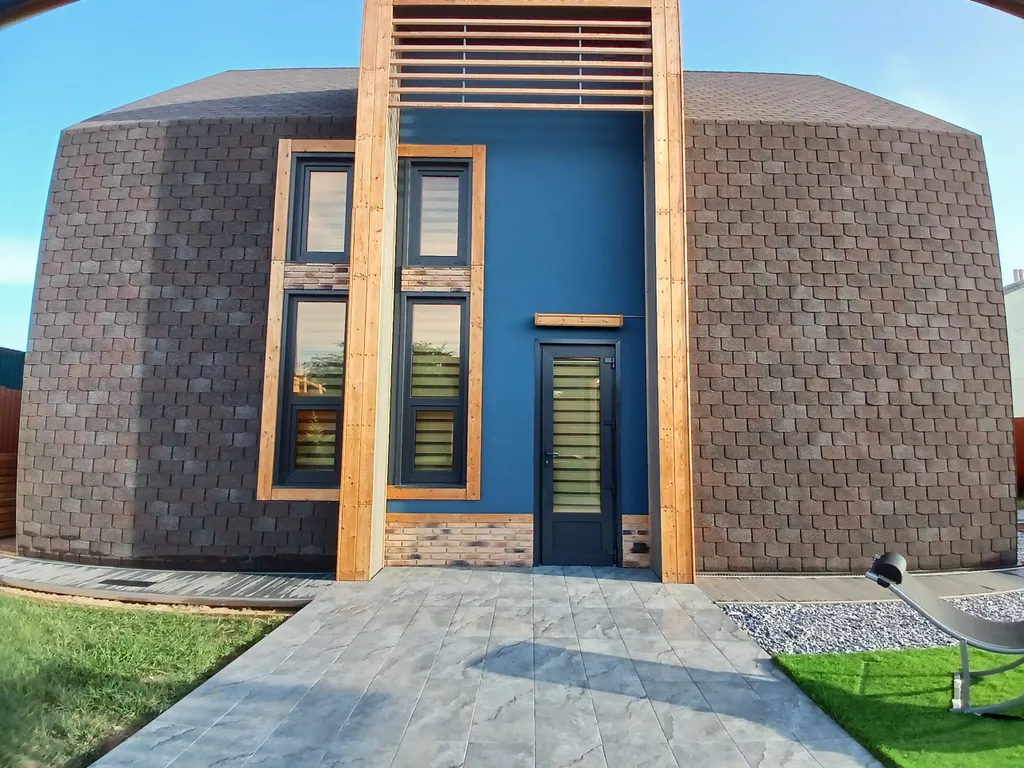 Дом с бассейном