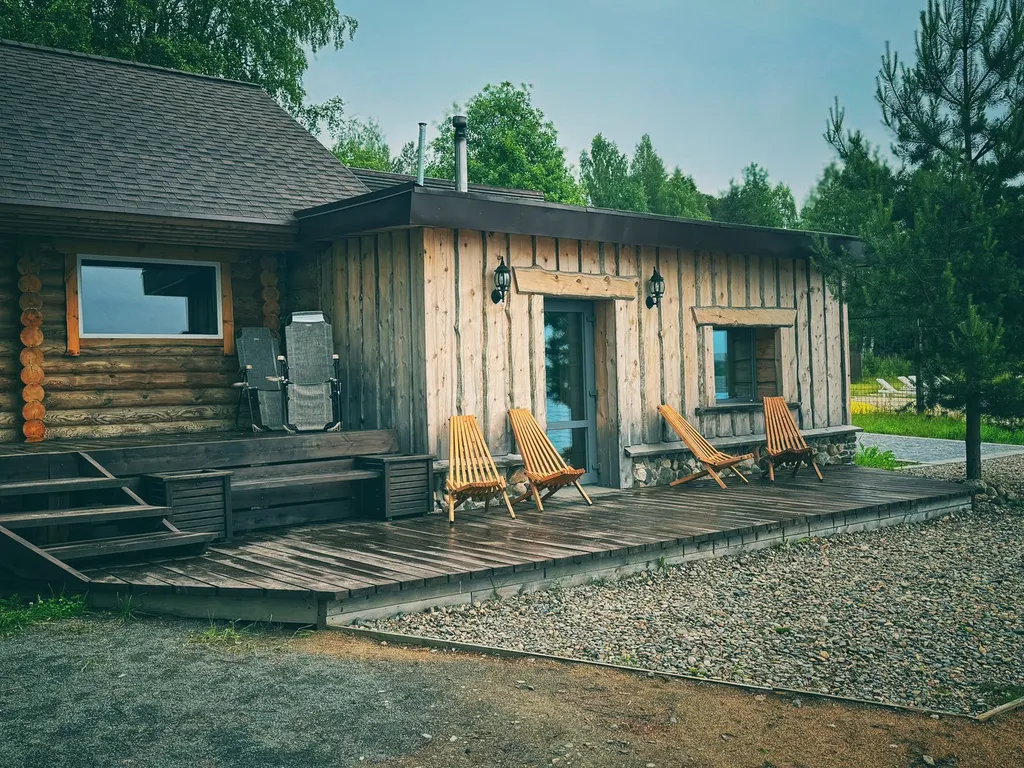 Дом на берегу озера Лососинное