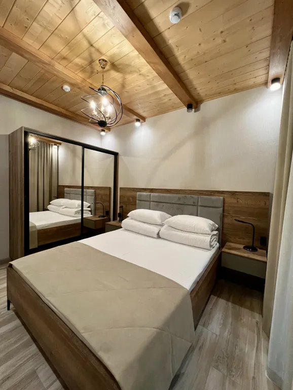 Просторный номер с большой террасой в сосновом бору Приэльбрусья