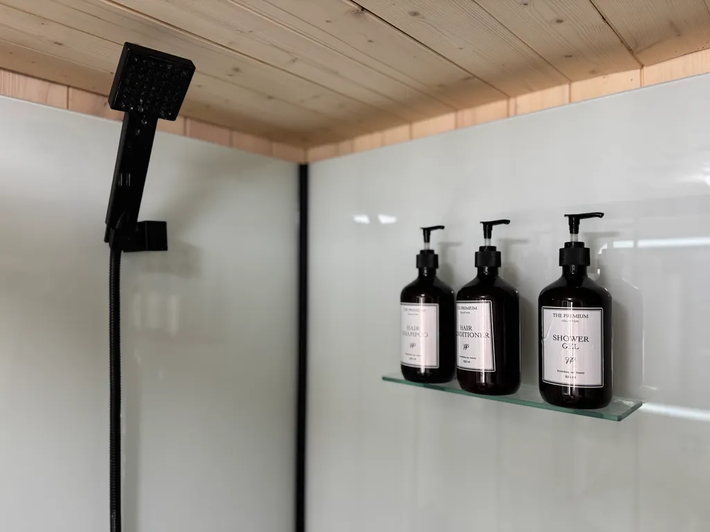 Дом с видом на Кавказский хребет