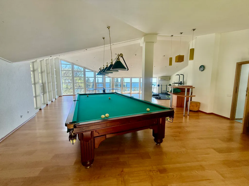 Вилла на берегу моря